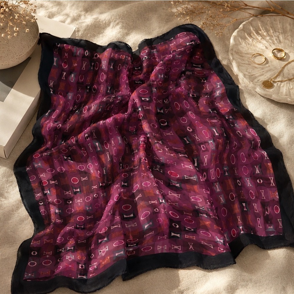 Kenneth Cole New York 100%‎ Silk Square Scarf Plum Magenta Geometric Abstract cc